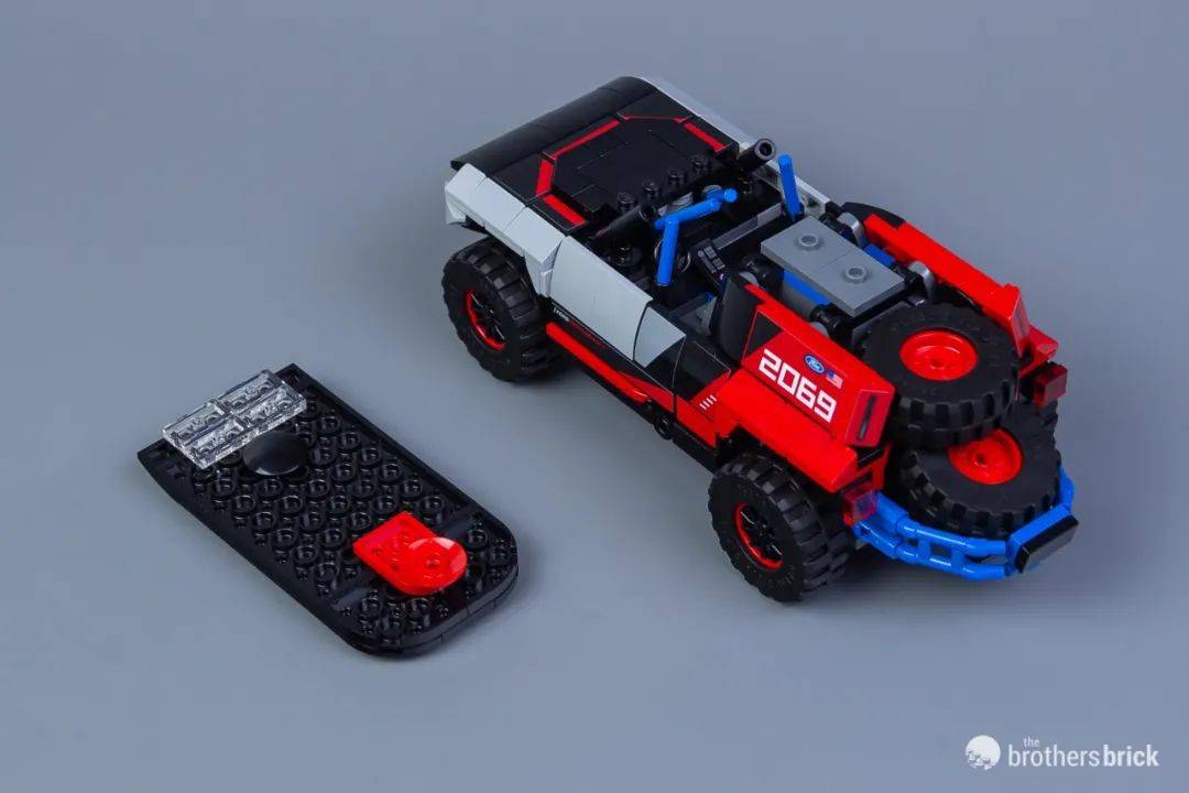 今年最漂亮的小车没有之一!乐高超级赛车76905福特GT Heritage Edition和Bronco R开箱评测 -1 今年最漂亮的小车没有之一!乐高超级赛车76905福特GT Heritage Edition和Bronco R开箱评测 -1