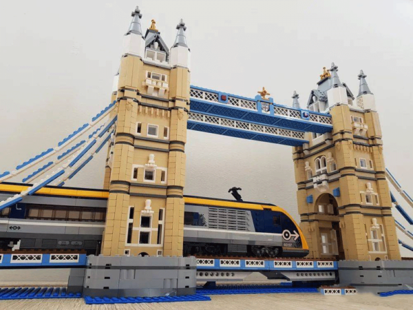 伦敦塔桥火车版