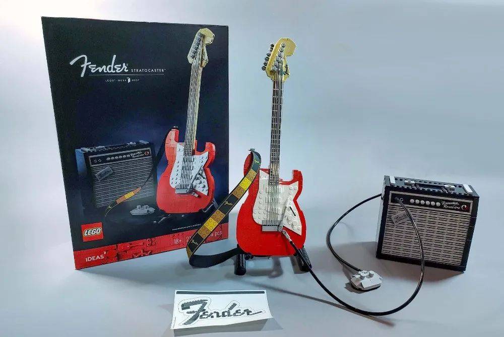 乐高Ideas套装21329 Fender Stratocaster开箱评测 -1