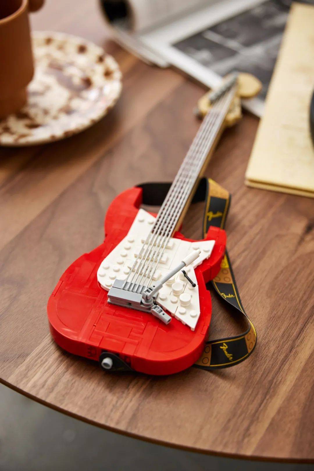 乐高正式发布21329 Fender Stratocaster吉他！有两种颜色！ -1
