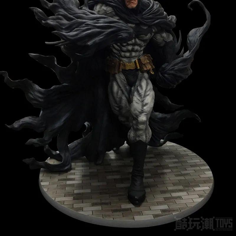 千值练sofbinal系列《DC 漫画：蝙蝠侠Hard Black Ver.》大尺寸软胶玩具 -1