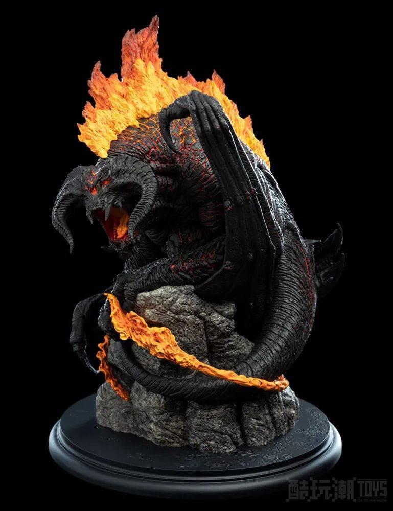 WETA《魔戒》经典系列“炎魔”（The Balrog）全身雕像盘据在巨岩上的威吓姿态 -1