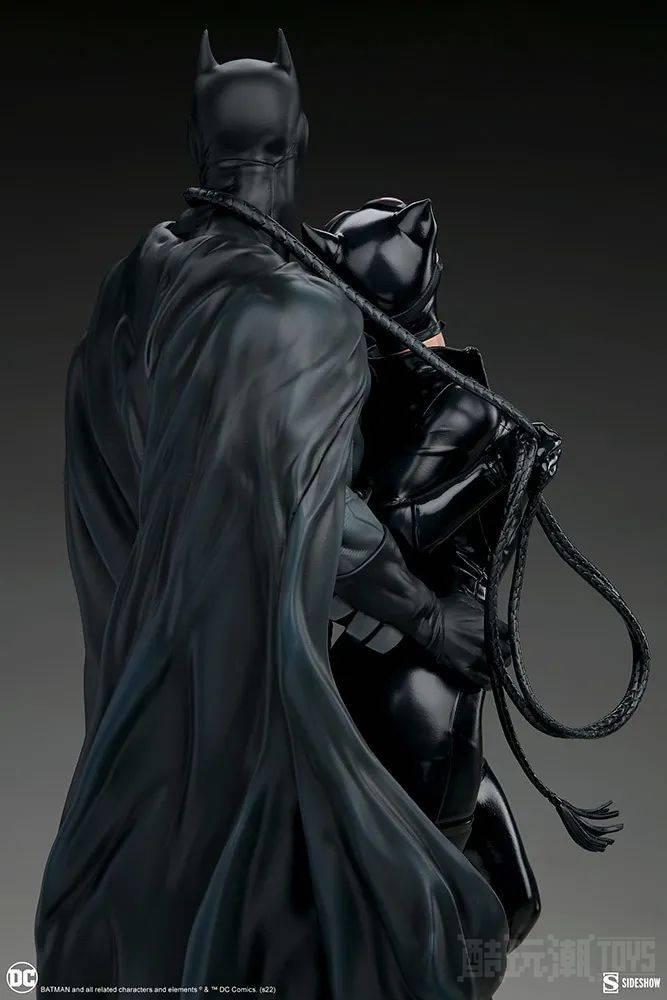 Sideshow DC【蝙蝠侠与猫女】Batman and Catwoman 全身雕像 逼真捕捉两人独处的互动场面 -1