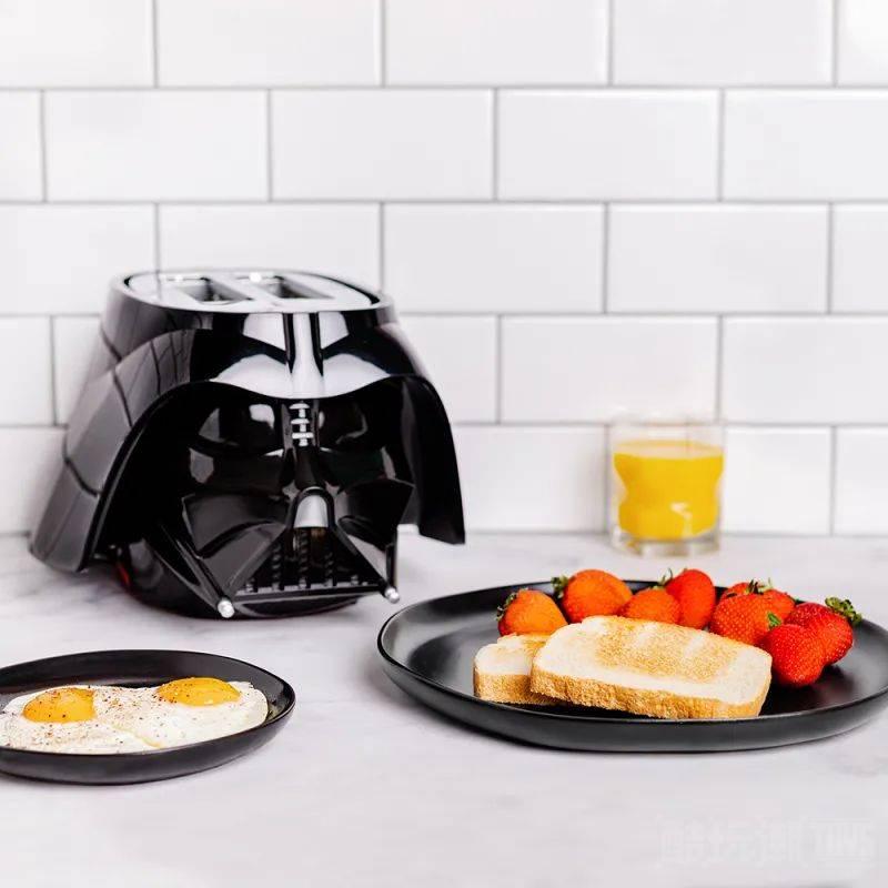 《星球大战》达斯·维达登场~（Darth Vader Halo Toaster）加持超硬派音效的面包机 -1