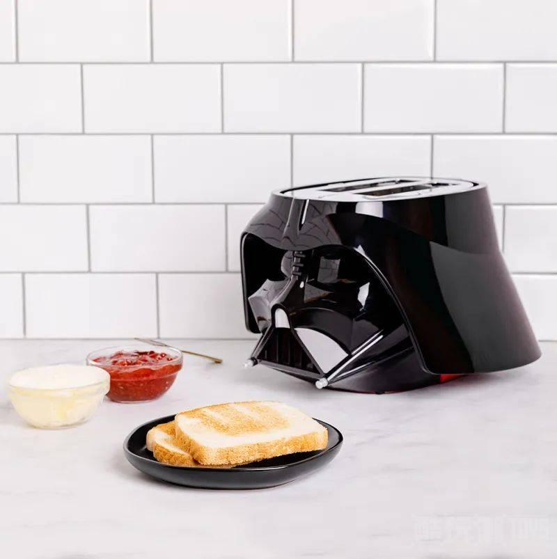 《星球大战》达斯·维达登场~（Darth Vader Halo Toaster）加持超硬派音效的面包机 -1