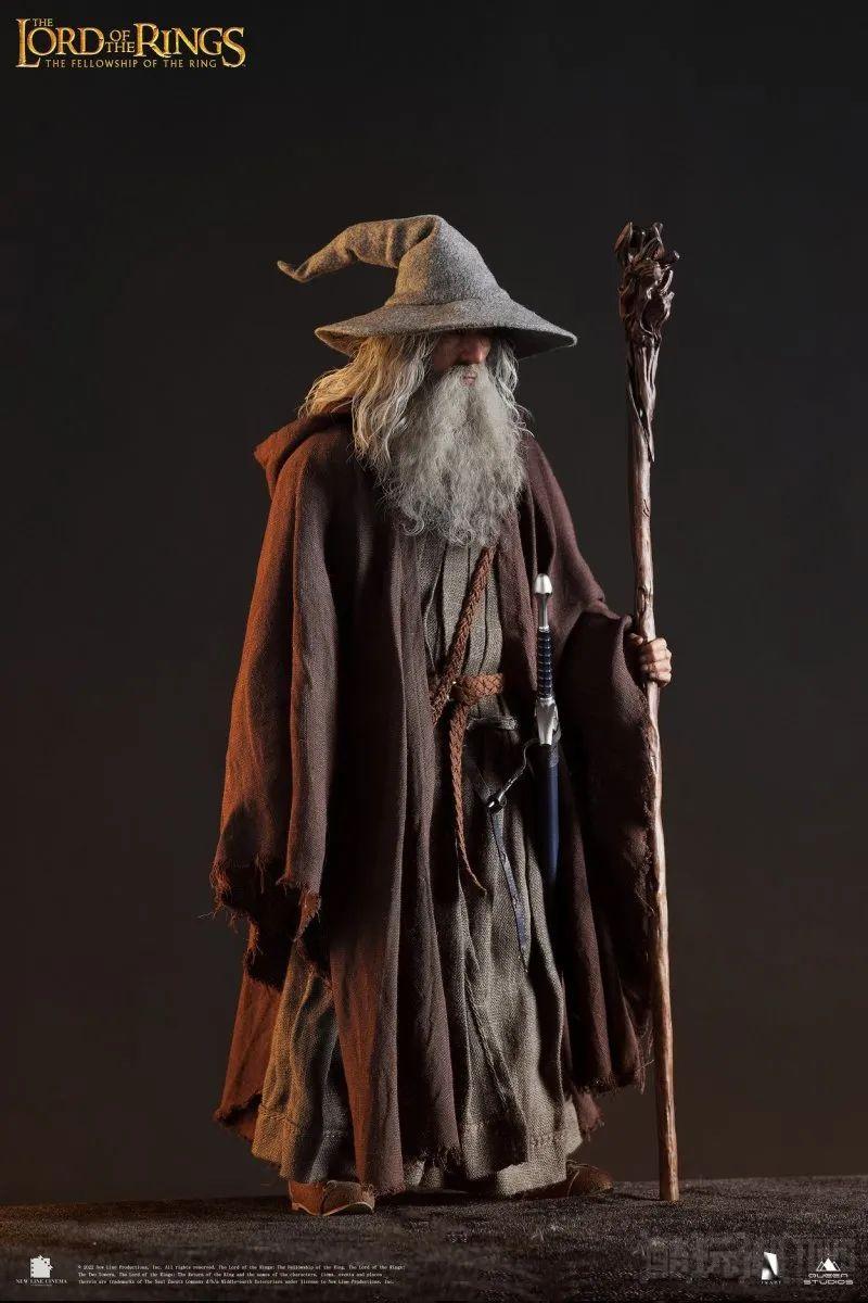 Queen Studios INART《魔戒》甘道夫（Gandalf）1/6 比例收藏级人偶 传神再现灰袍圣徒面容！ -1