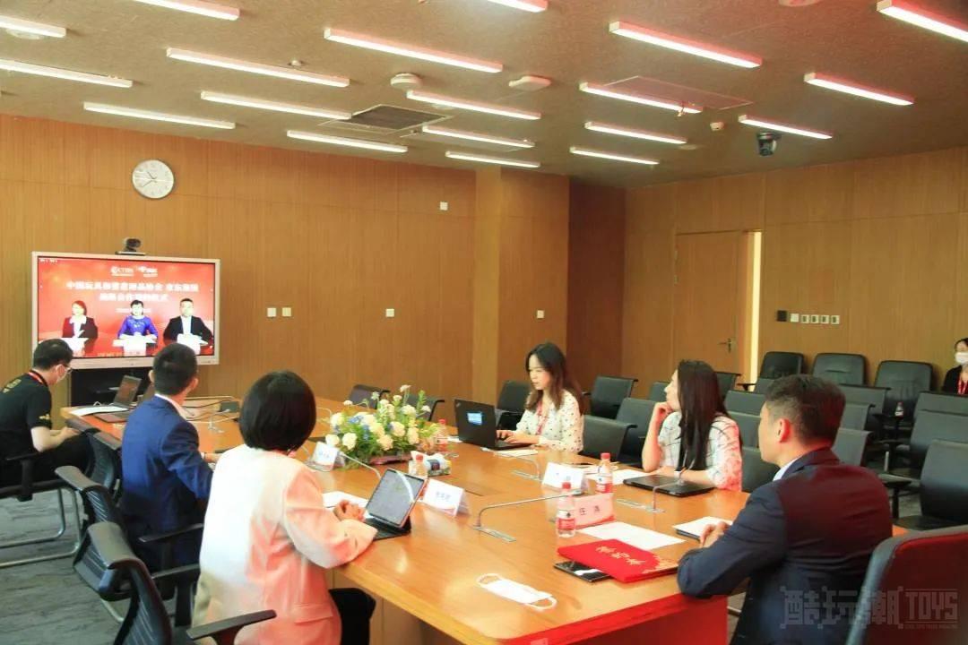 京东联合中国玩协共建团标 为安全玩具打彩虹标 开启六一陪伴周助力高质量亲子陪伴 -1