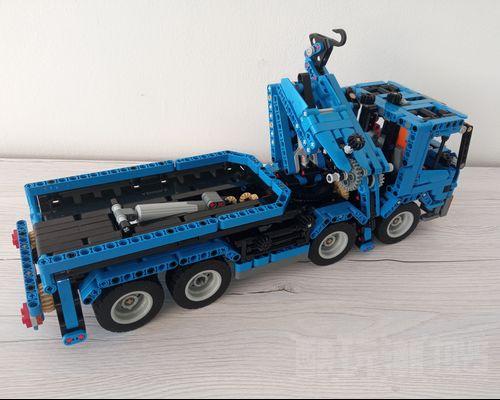 带吊车的卡车 Truck with crane -1