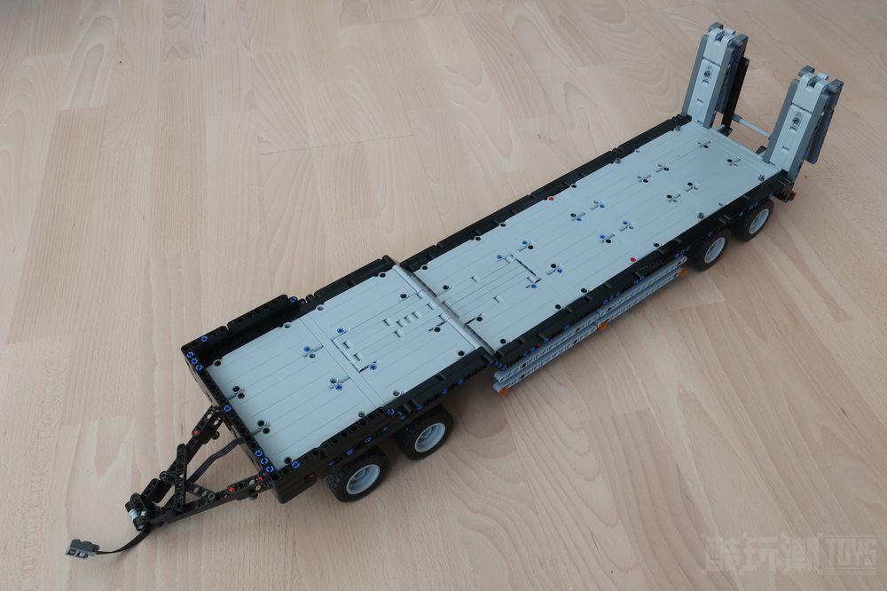 用于42043 Arocs的低位装载机拖车 Low loader trailer for 42043 Arocs -1