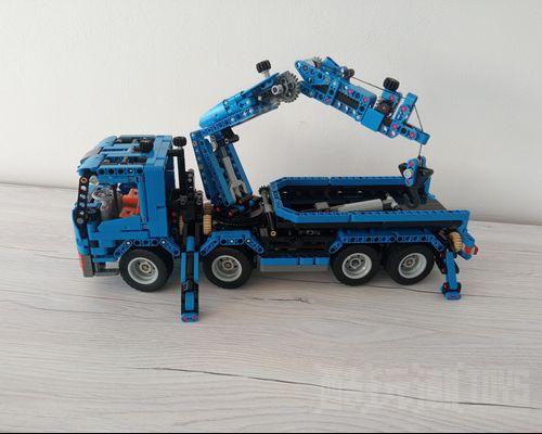 带吊车的卡车 Truck with crane -1