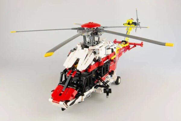 乐高机械组42145空客H175救援直升机评测