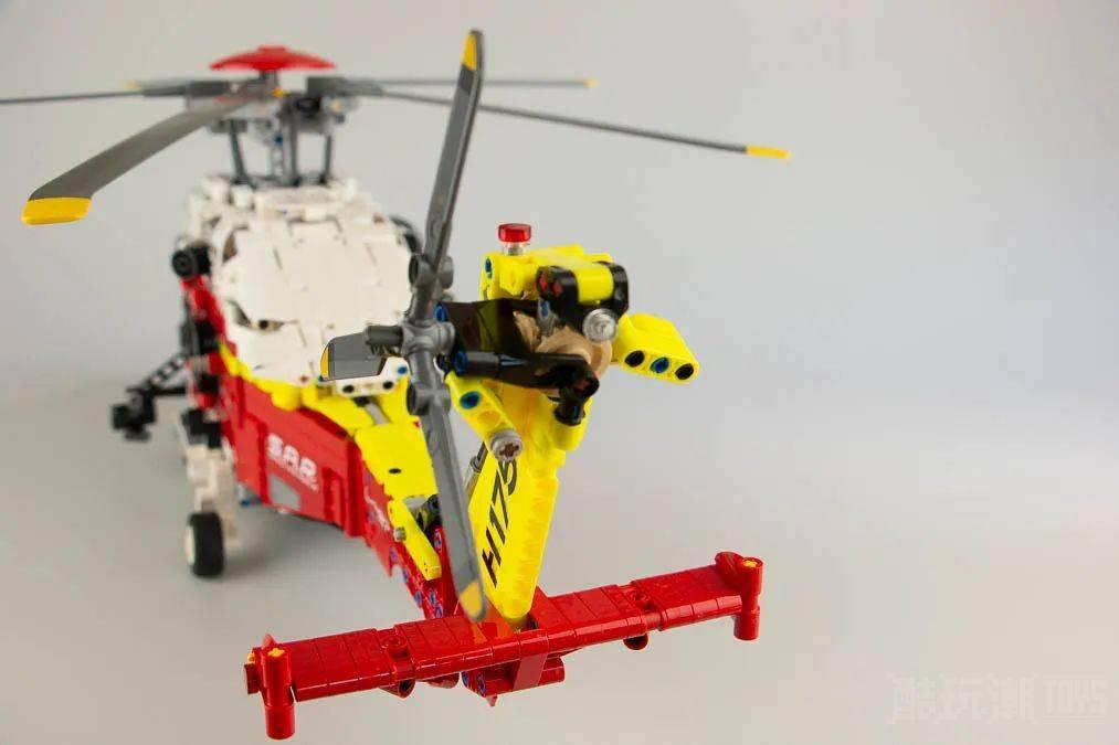 乐高机械组42145空客H175救援直升机评测 -1