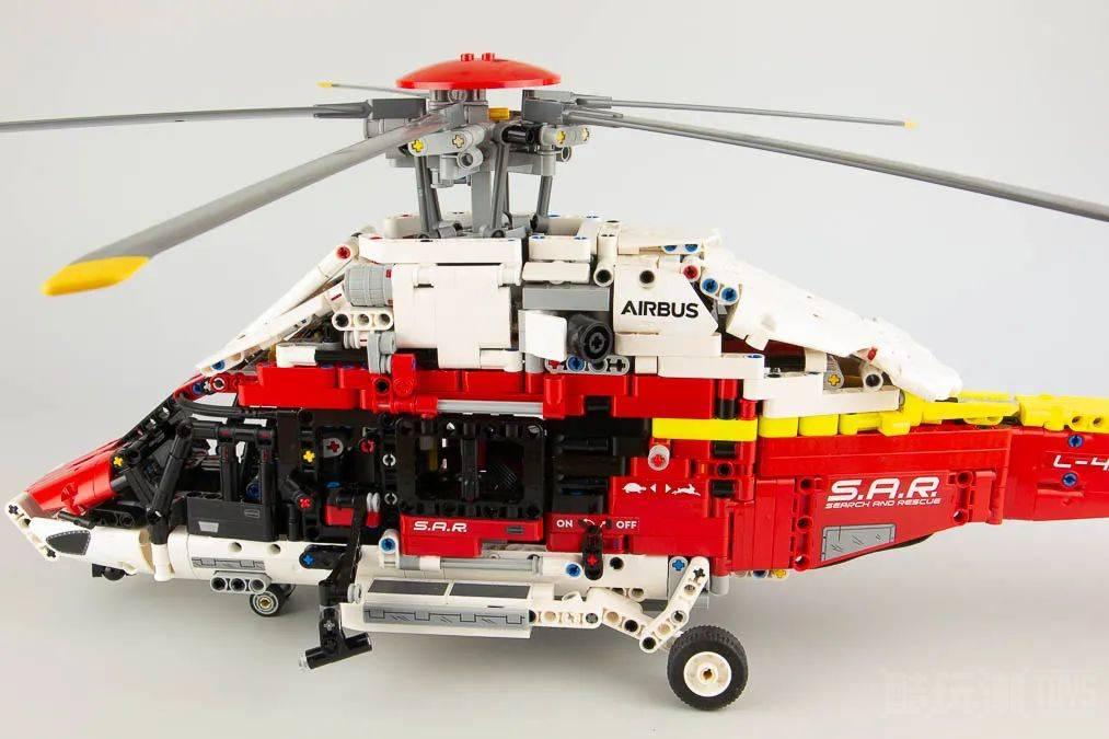 乐高机械组42145空客H175救援直升机评测 -1