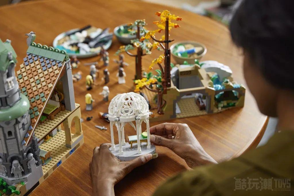 三位设计师齐力才解决!乐高10316指环王幽谷最棘手的设计是哪一部分?不是屋顶! -1 三位设计师齐力才解决!乐高10316指环王幽谷最棘手的设计是哪一部分?不是屋顶! -1