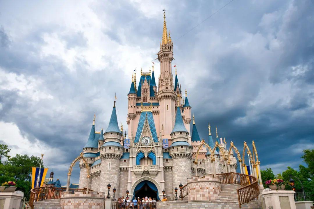 据传今年最新乐高43222迪士尼城堡会有12个人仔 -1