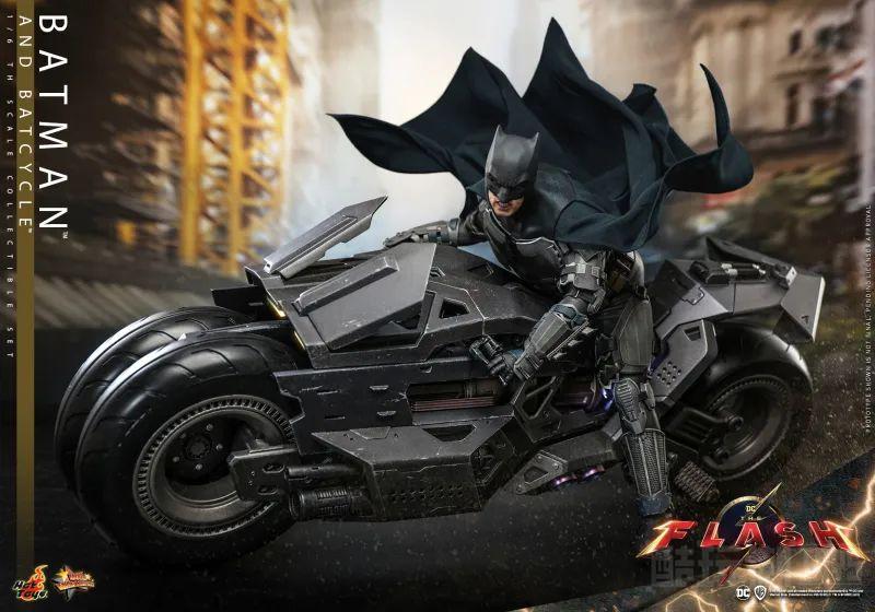 Hot Toys《闪电侠》蝙蝠机车1/6 比例收藏载具 科技感浓厚的双前轮机车立体化！ -1