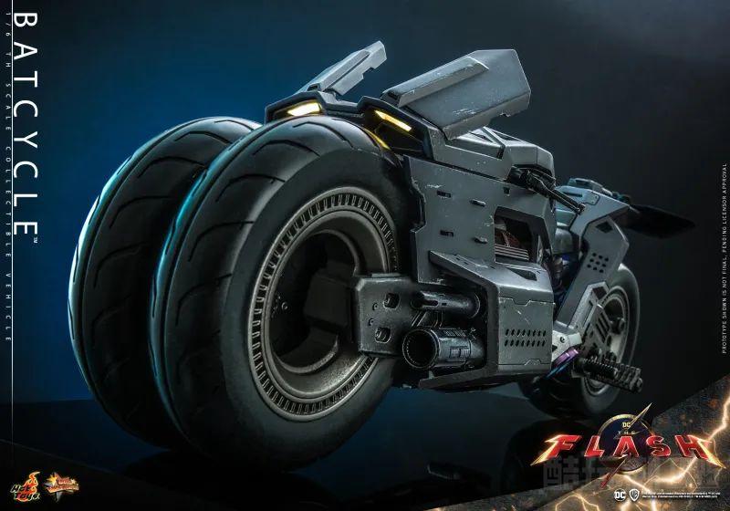 Hot Toys《闪电侠》蝙蝠机车1/6 比例收藏载具 科技感浓厚的双前轮机车立体化！ -12