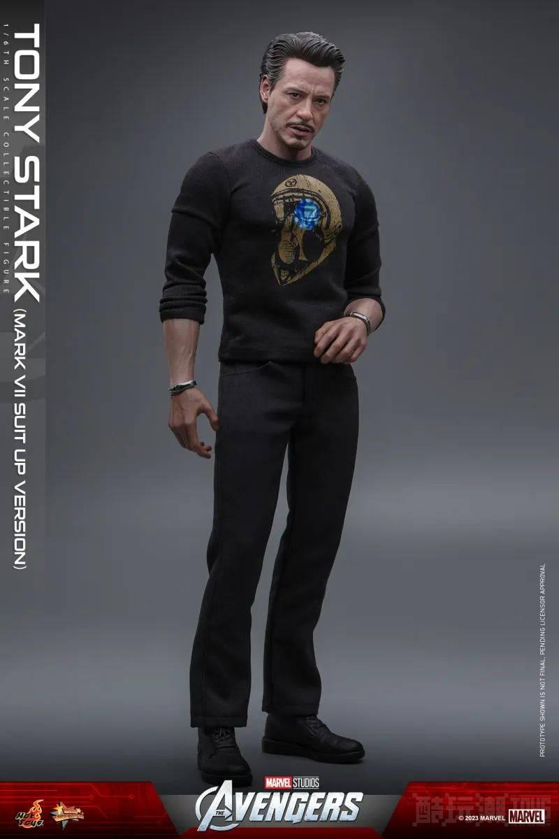 Hot Toys《复仇者联盟》托尼·斯塔克 (马克7 着装版) 1/6 比例收藏级人偶 千钧一发的空中着装再现！ -1