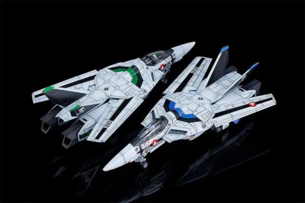 可选择再现两位战友的座机‘PLAMAX 1/72 VF-1A/S 女武神战机形态（马克斯／柿崎速雄）’预计12月发售！