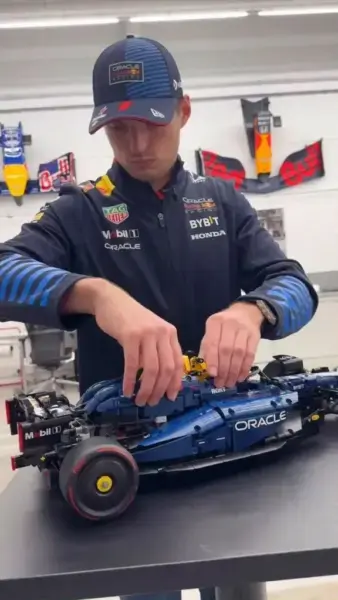 马克斯·维斯塔潘提前揭秘乐高F1红牛赛车套装，精细还原度让车手都震惊
