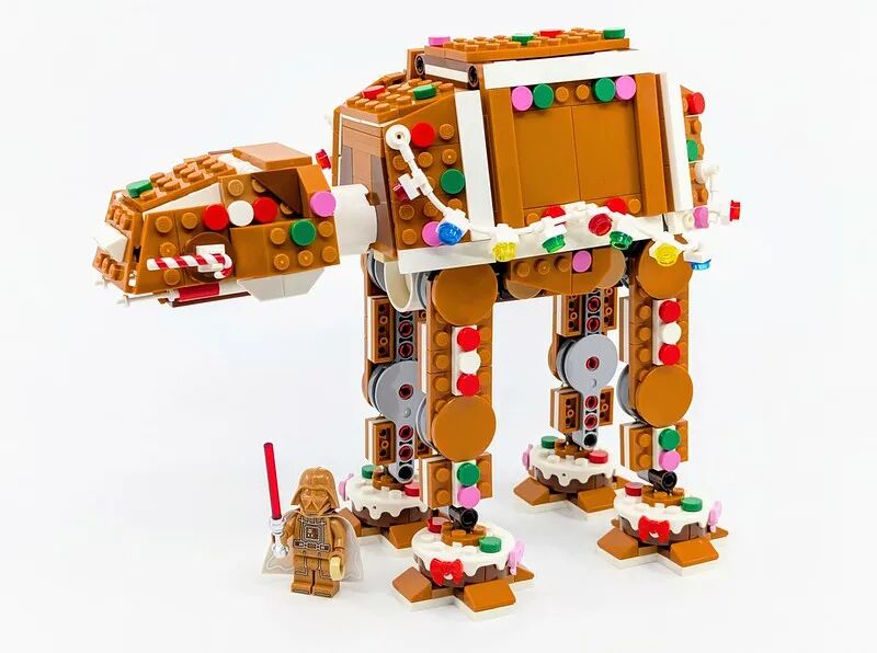 当 AT-AT 遇上姜饼屋，乐高星战宇宙突然变甜了！