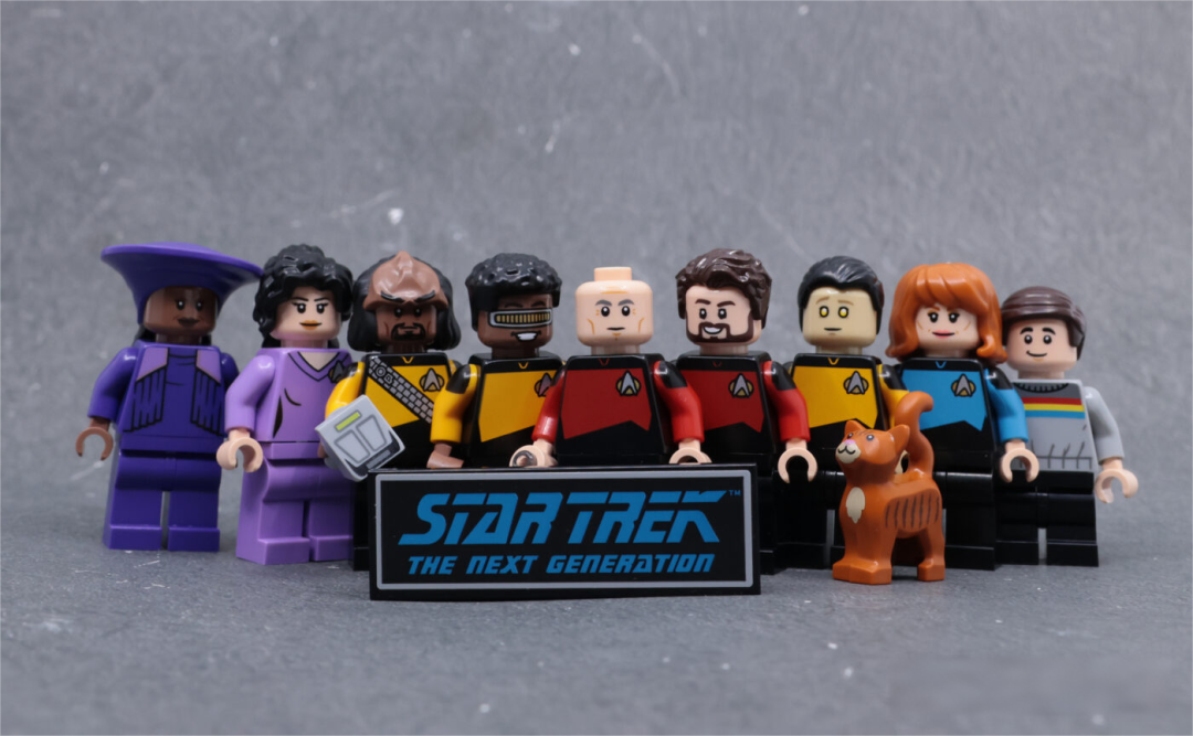 一次集齐9位经典角色！乐高10356企业号人仔全解析