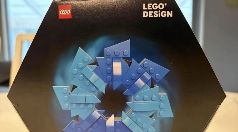 六边形包装的乐高套装你见过吗？看看得了，咱谁都买不到……